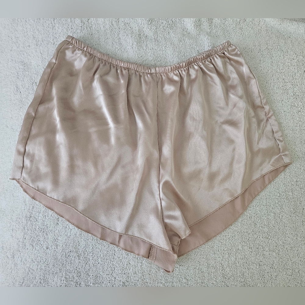 SHEIN White Fleece & Nude Satin Sleep Shorts | SZ L - Picture 2 of 9
